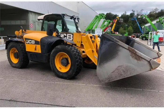 Телескопический погрузчик JCB 541-70. Спецтехника б/у- фото № 3
