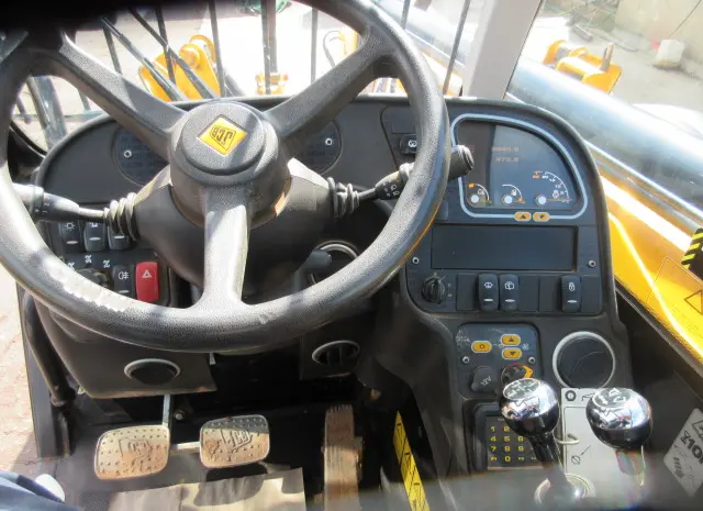 Телескопический погрузчик JCB 535-140. Спецтехника б/у- фото № 8