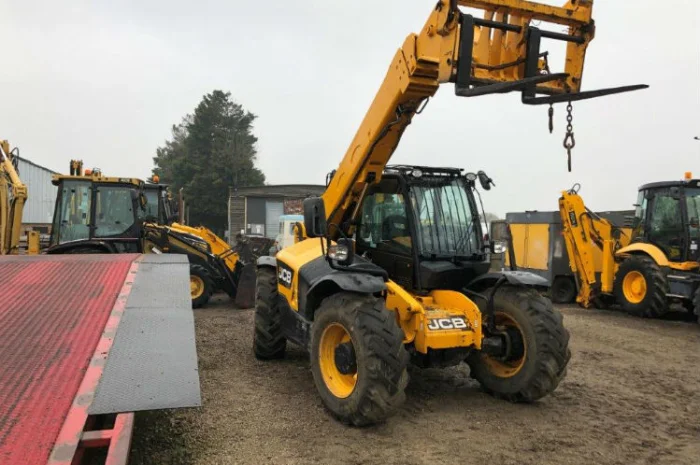 Телескопический погрузчик JCB 535-95. Строительная техника б/у- фото № 4