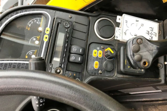 Телескопический погрузчик JCB 535-95. Строительная техника б/у- фото № 5