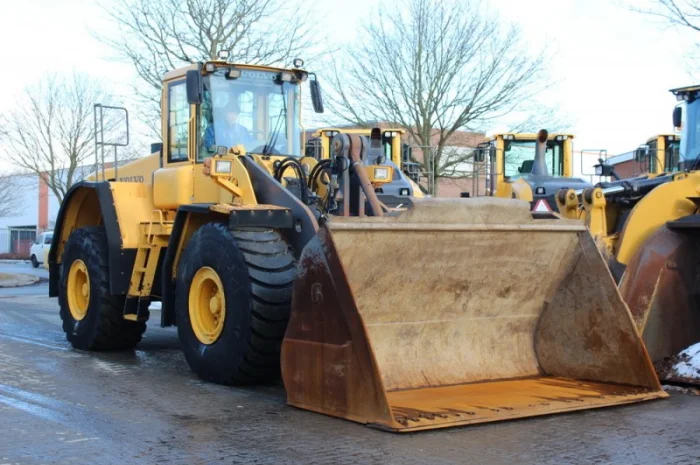 Фронтальный погрузчик Volvo L180E. Киев- фото № 4