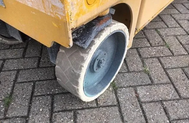 Ножничный подъёмник Haulotte Compact 8- фото № 9