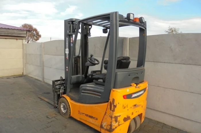 Вилочный погрузчик Jungheinrich EFG213- фото № 4