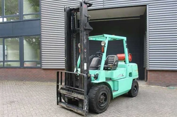 Бензиновый вилочный погрузчик Mitsubishi FG45K- фото № 1