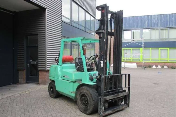 Бензиновый вилочный погрузчик Mitsubishi FG45K- фото № 2