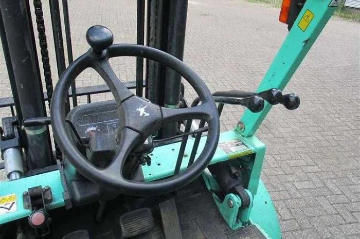 Бензиновый вилочный погрузчик Mitsubishi FG45K- фото № 4