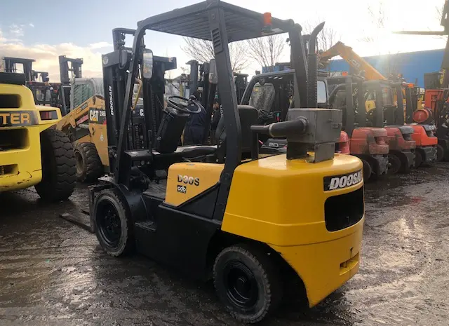Дизельный погрузчик Doosan D30S-3- фото № 1