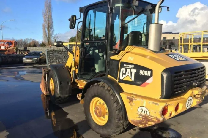 Погрузчик Caterpillar 906 H- фото № 1