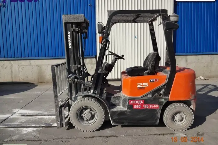 Аренда дизельный погрузчик б/у Doosan D25G- фото № 1