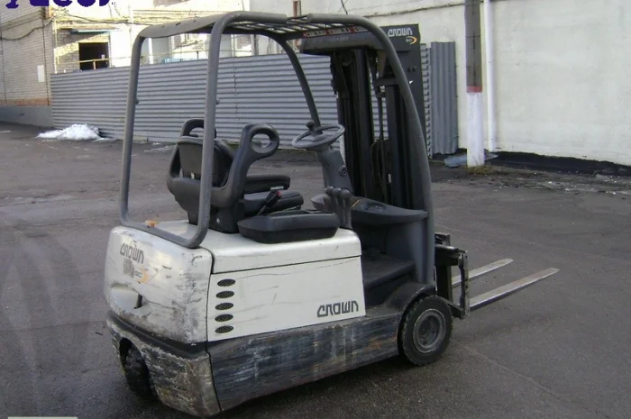 Аренда электрический вилочный погрузчик б/у Crown SC4240-1.6- фото № 2