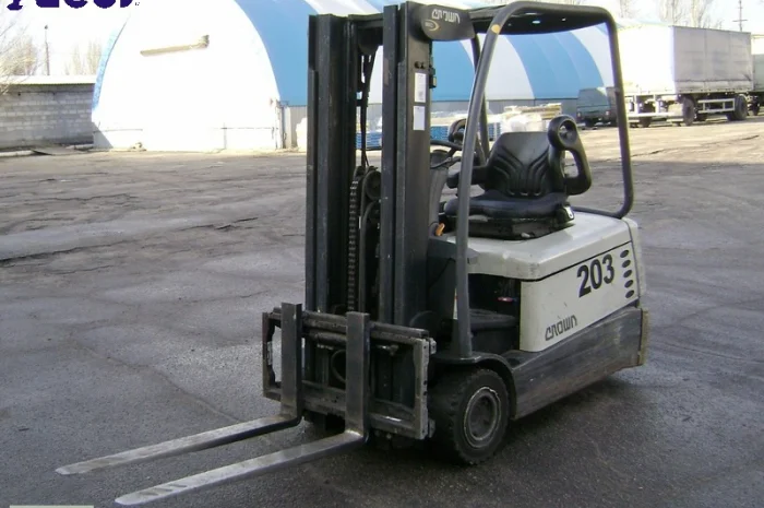 Аренда электрический вилочный погрузчик б/у Crown SC4240-1.6- фото № 7