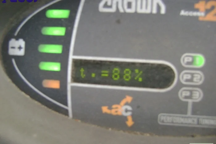 Аренда электрический вилочный погрузчик б/у Crown SC4240-1.6- фото № 8