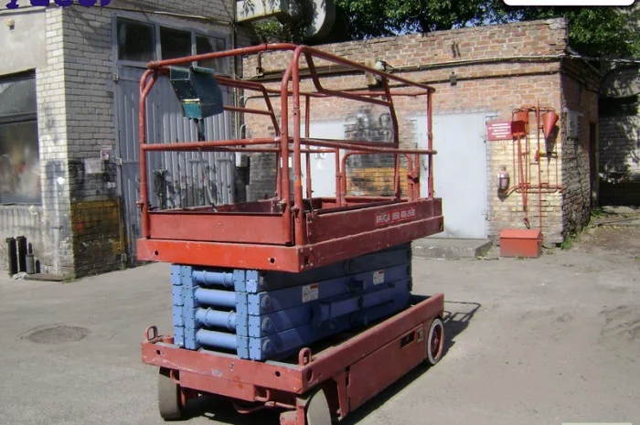 Продам подъемник ножничного типа б/у UpRight X32N Акция- фото № 2