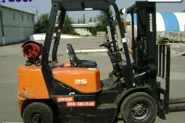 Аренда газовый погрузчик б/у Doosan G25G- фото № 3