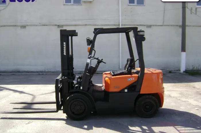 Аренда дизельный погрузчик б/у Doosan D30G- фото № 1