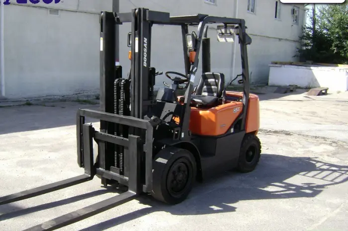 Аренда дизельный погрузчик б/у Doosan D30G- фото № 2