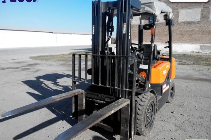 Аренда автопогрузчик б/у Doosan D30G, дизель- фото № 2