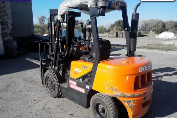 Аренда автопогрузчик б/у Doosan D30G, дизель- фото № 4