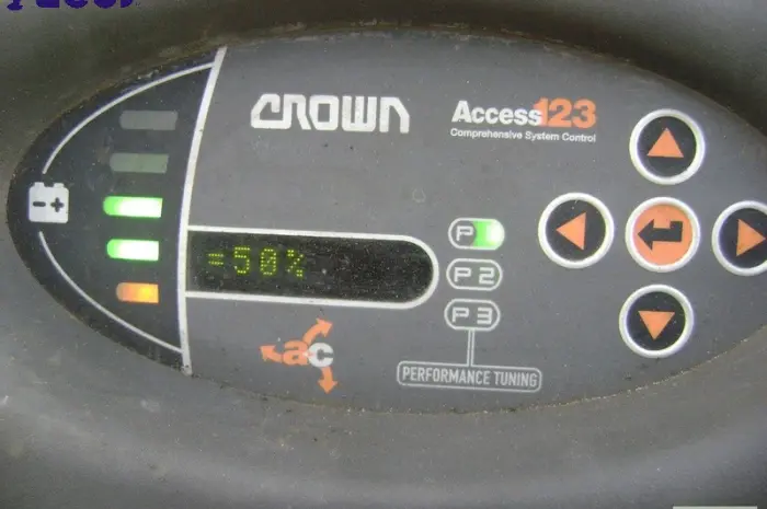 Аренда электропогрузчик б/у Crown SC 4220-1.3- фото № 6