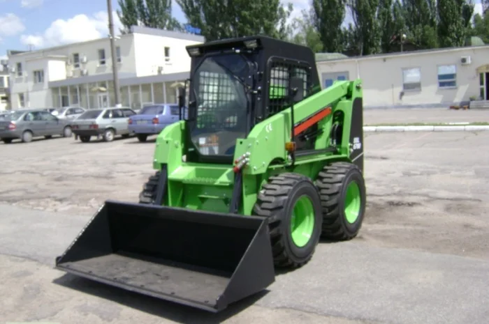 Продам ковшовый мини погрузчик Digger модель SSL6700- фото № 5