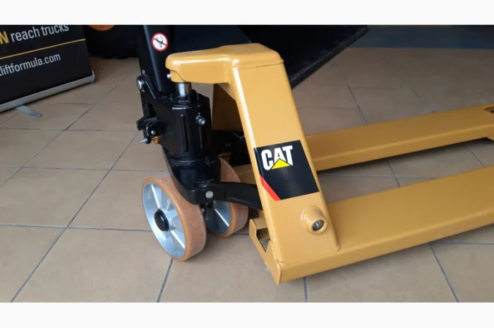 Гидравлическая тележка CBF25-MPTP Caterpillar- фото № 1