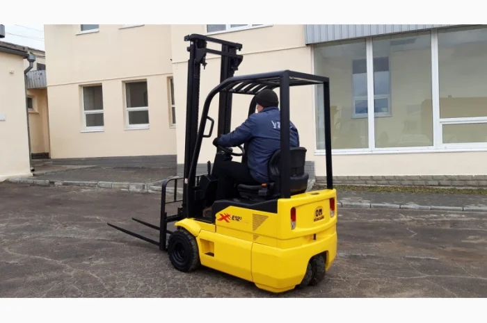 Электропогрузчик бу OM XE 12/3 грузоподъемность 1, 2 тонны- фото № 4