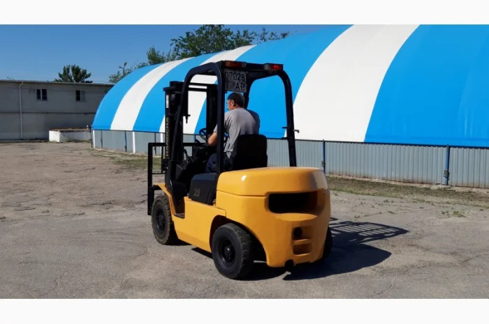 Дизельный погрузчик б/у HС CPCD25N-RG5 после капитального ремонта- фото № 3