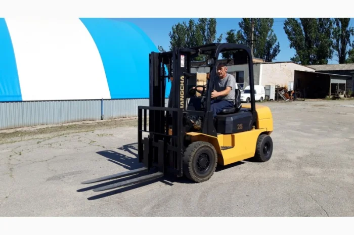 Дизельный погрузчик б/у HС CPCD25N-RG5 после капитального ремонта- фото № 4