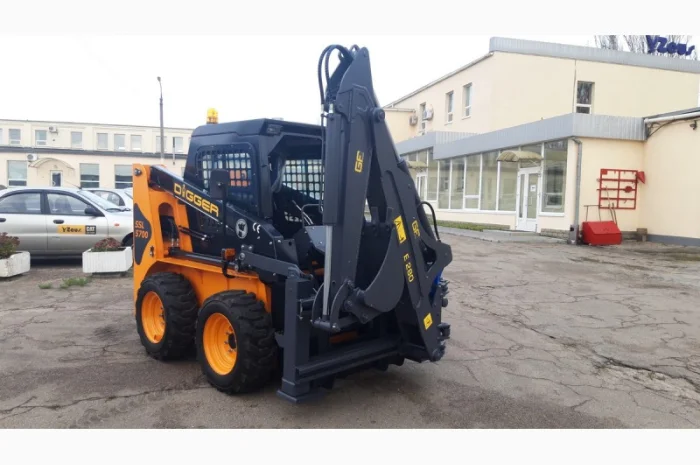 Ковшовый мини погрузчик SSL5700 (Южная Корея) с обратной лопатой (Италия)- фото № 1