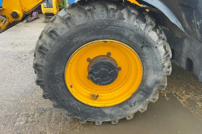 Продам телескопічний навантажувач JCB 531-70- фото № 15