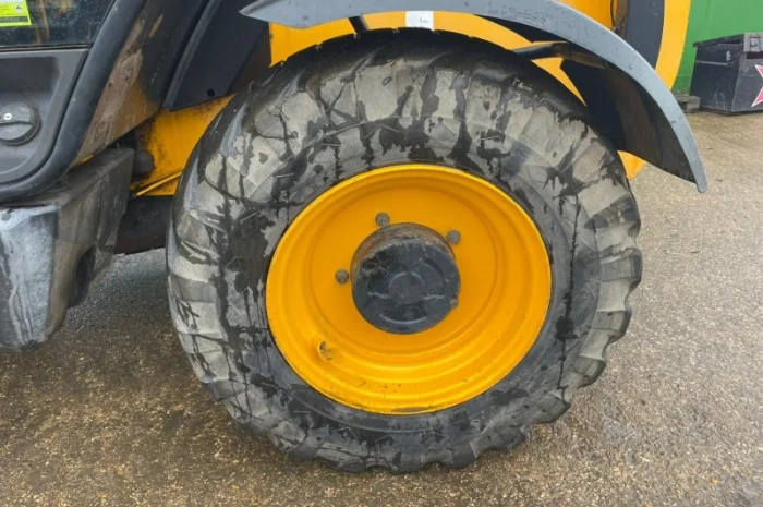 Продам телескопічний навантажувач JCB 531-70- фото № 16