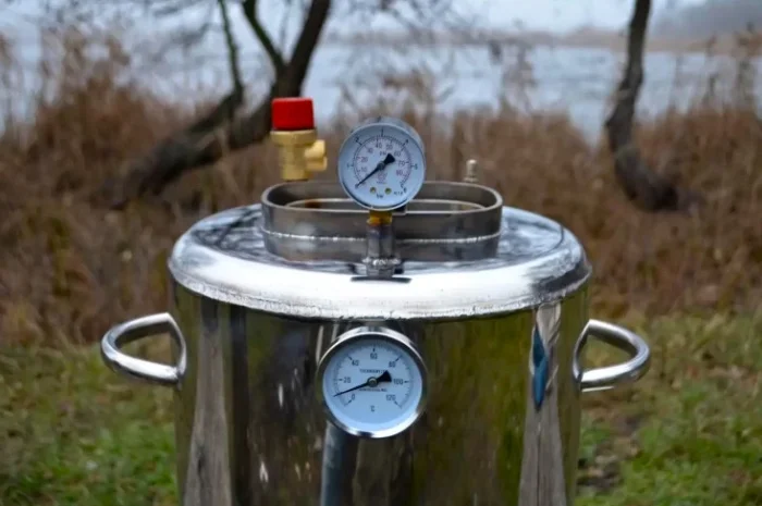 Автоклав електричний ЛЮКС-16Е: Надійність і комфорт у процесі стерилізації- фото № 2