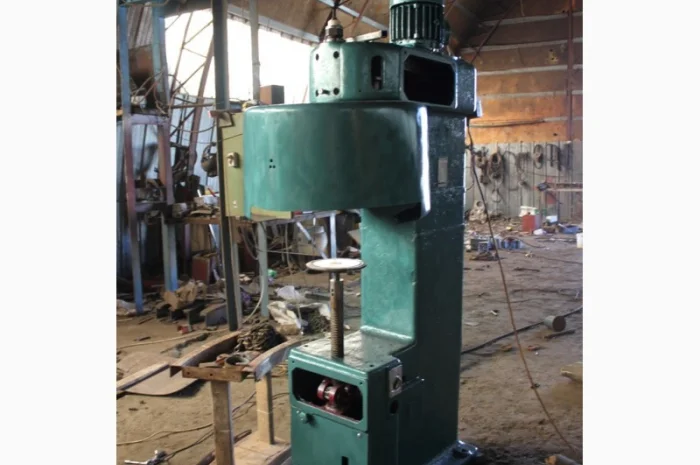 Закаточная машина на жестебанку KEVS-320- фото № 3