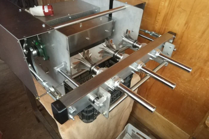 Настольная машина для резки яблок с удалением сердцевины. Яблокорезка- фото № 1