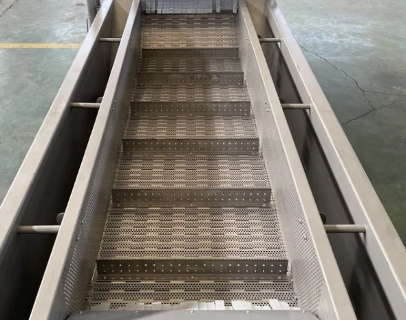 Барботажна ванна з конвеєром для миття зелені, ягід, овочів STvega BW L4000- фото № 10