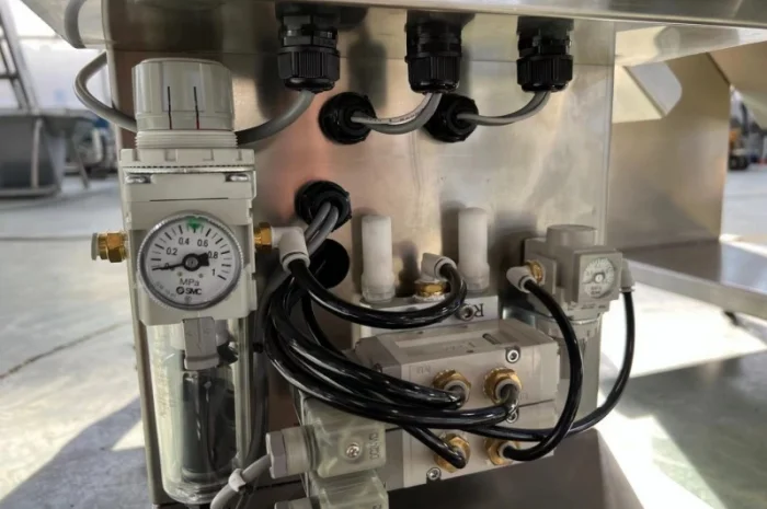 Машина напівавтоматична для ножового очищення моркви STvega KPel L500- фото № 12