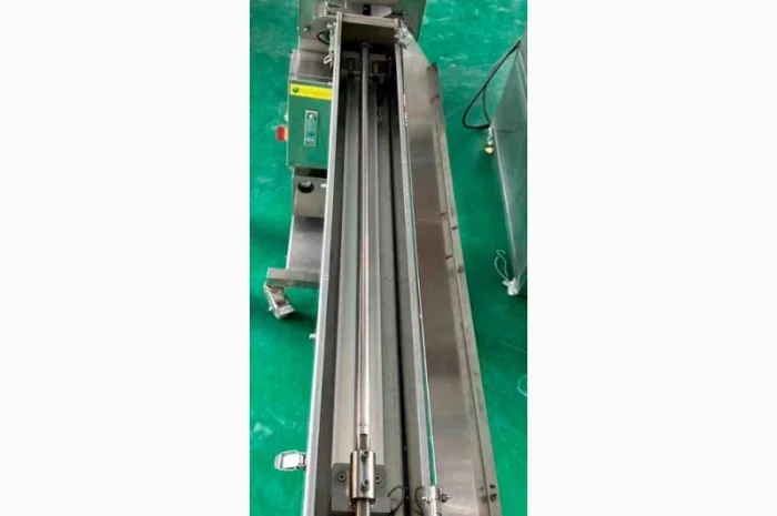 Машина напівавтоматична для ножового очищення моркви STvega KPel L500- фото № 7