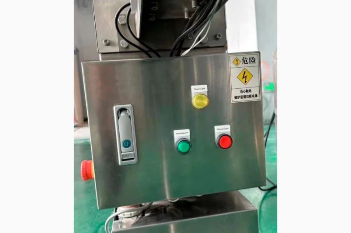 Машина напівавтоматична для ножового очищення моркви STvega KPel L500- фото № 6