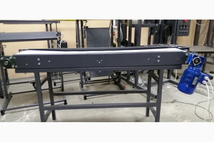 Транспортер ленточный отводящий. Транспортер контроля качества продукции. Конвейер- фото № 1