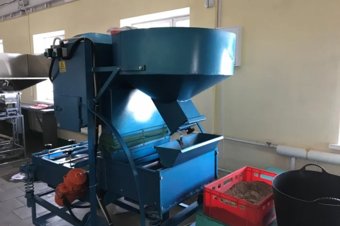 Вибросито с аспирацией для сортировки грецкого ореха (500 кг/ч)- фото № 2