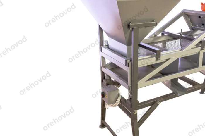 Вібросито з аспірацією для сортування волоського горіха (200 кг/год)- фото № 1