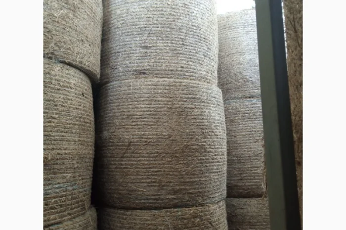 Продам суху солому у циліндричних тюках- фото № 1