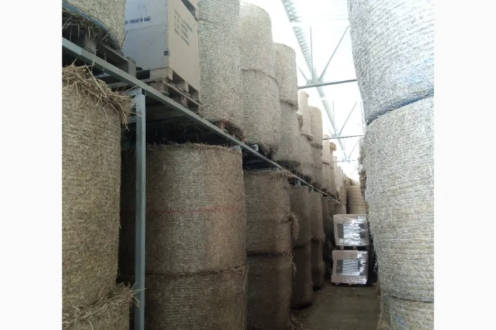 Продам суху солому у циліндричних тюках- фото № 2