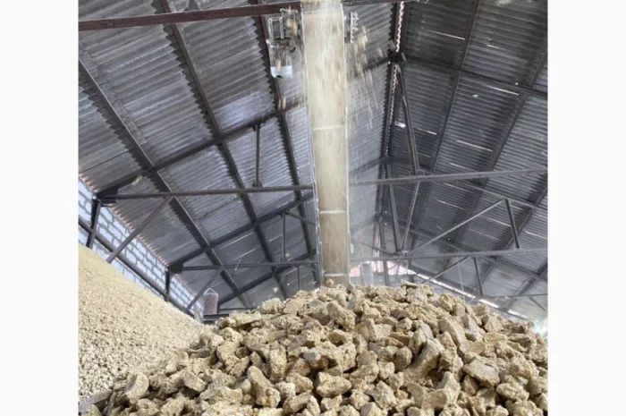 Продам соєвий жмих (шрот, макуха) роздріб та оптом. Корм для кур-несучок ДОСТАВКА- фото № 1