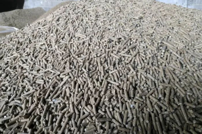 Корм для кур несушек: гранулированный ячмень и овес- фото № 1