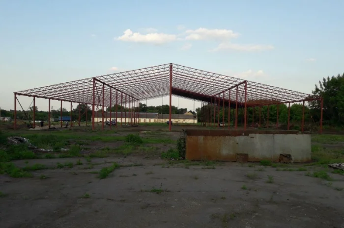 Строительство каркасных ангаров, навесов под технику под ключ. Замена кровли- фото № 3