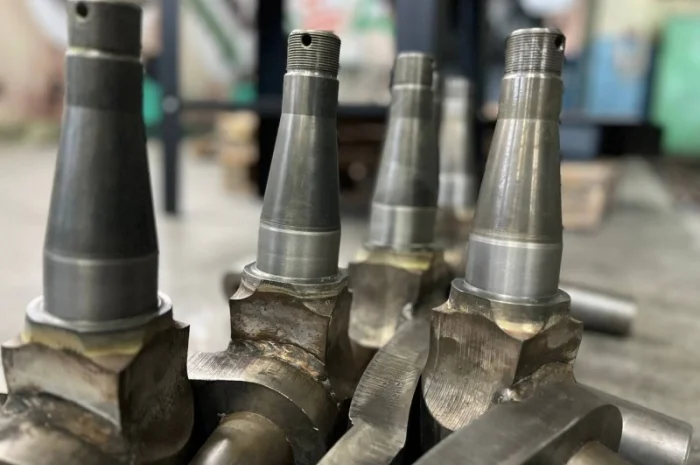 Напилення зношеного місця під підшипник поворотного кулака 669424 / 769637 Claas Lexion- фото № 1