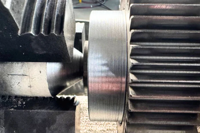 Ремонт колінвала 1950306 CAT C13 Відновлення місця під сальник- фото № 1