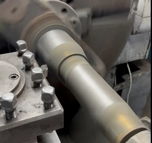 Ремонт посадкового місця поворотного шкворня AN206112 John Deere 4930- фото № 1