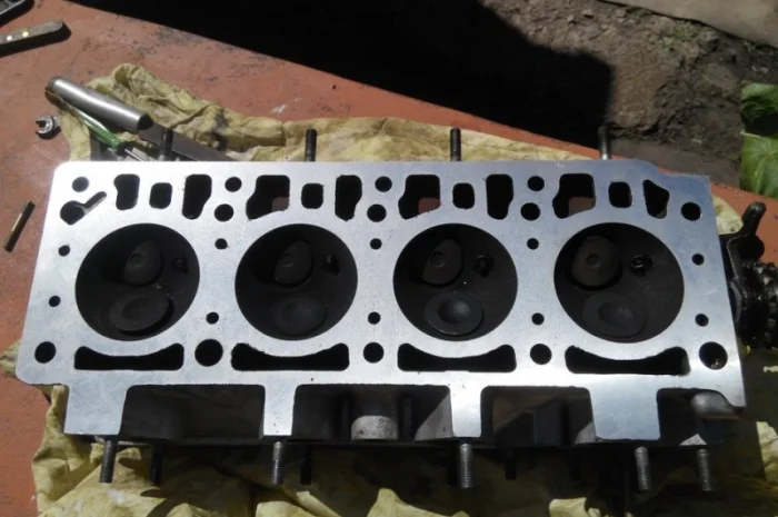 Ремонт головки блока цилиндров на спецтехнику- фото № 3